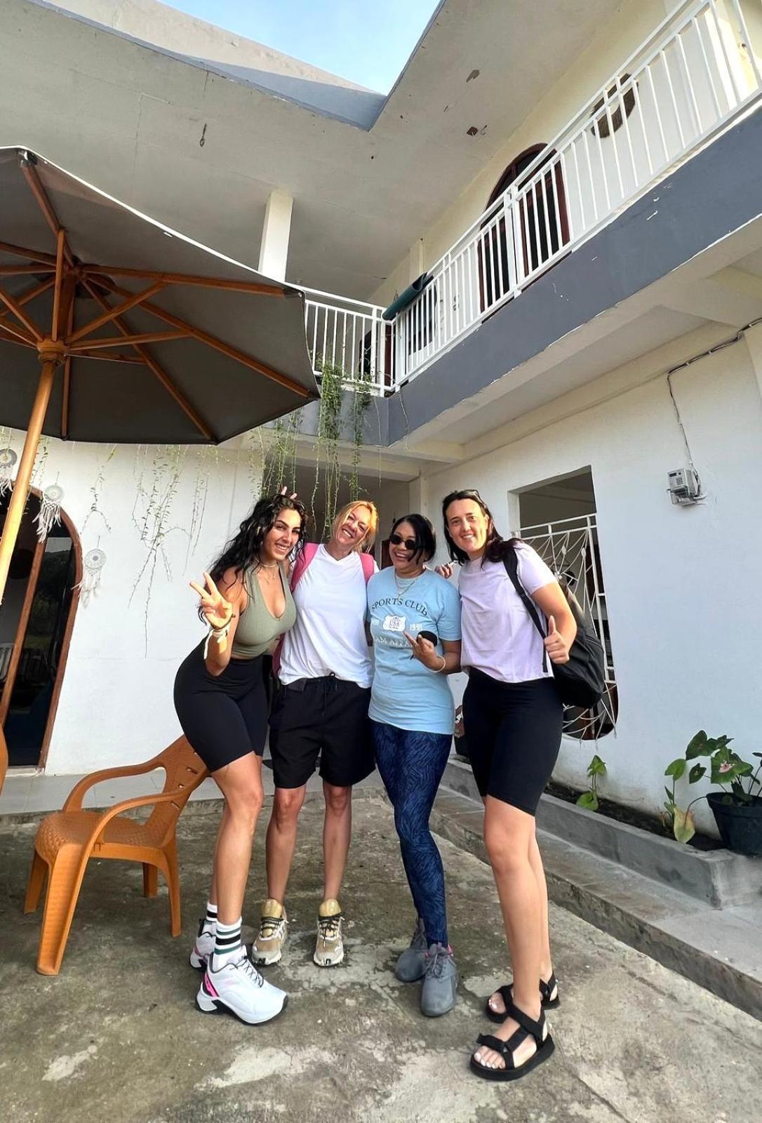 לבואן באג'ו D'Flora Homestay מראה חיצוני תמונה